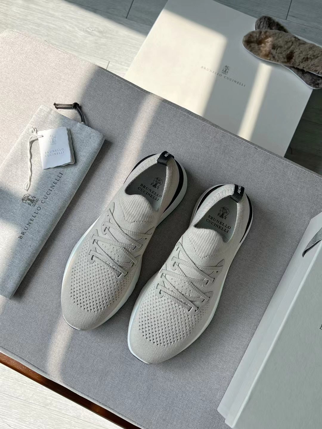 حذاء برونيلو كوتشينيل! Knit Runners