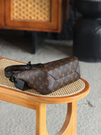 Sac à main LV The Drop PM Monogram