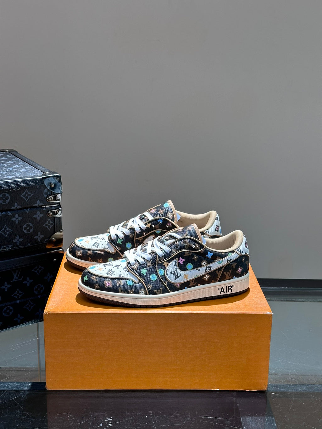 حذاء رياضي LV x Nike Dunk Low
