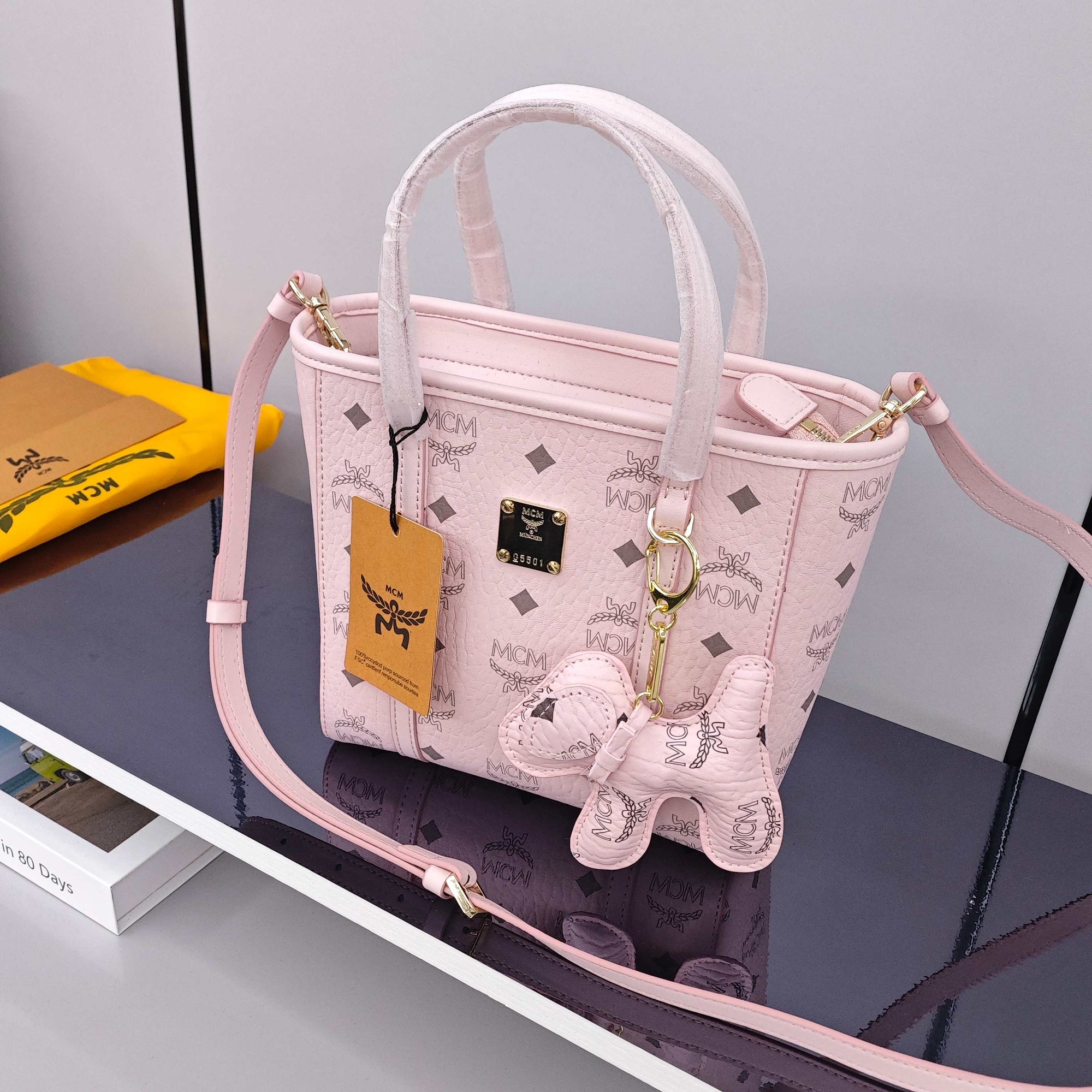 حقيبة تسوق صغيرة من MCM Toni Shopper