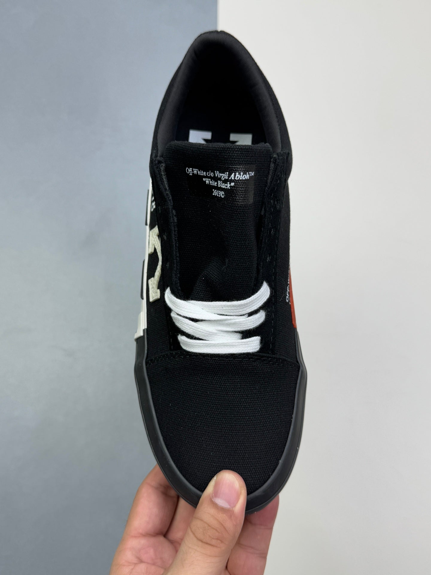 Off-Whit! c/o Virgil Abloh « White Black »