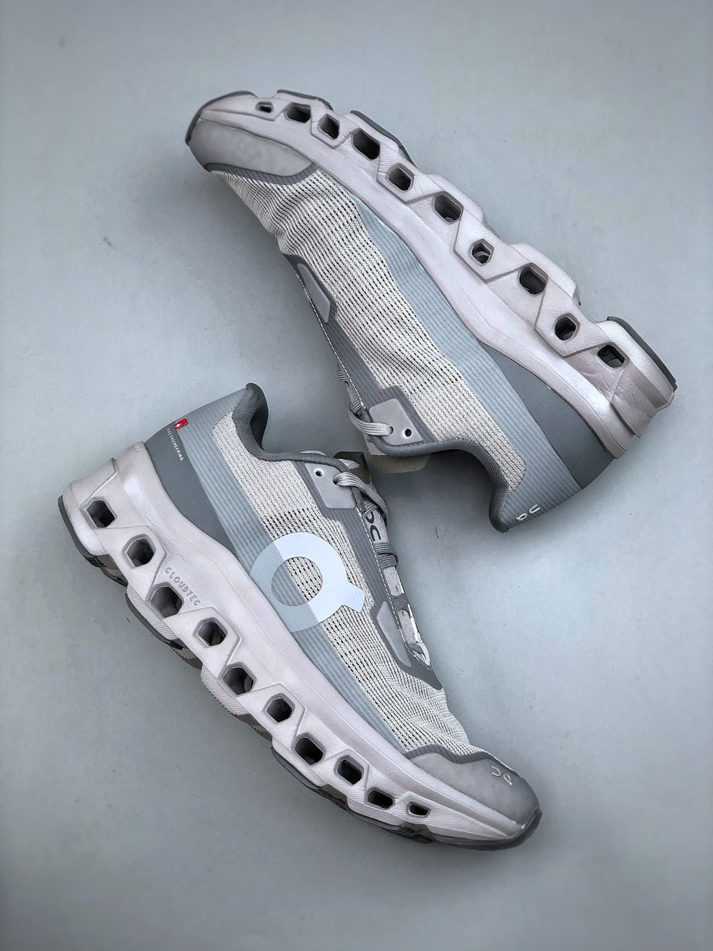 ON Cloudmonst! Void Sneaker