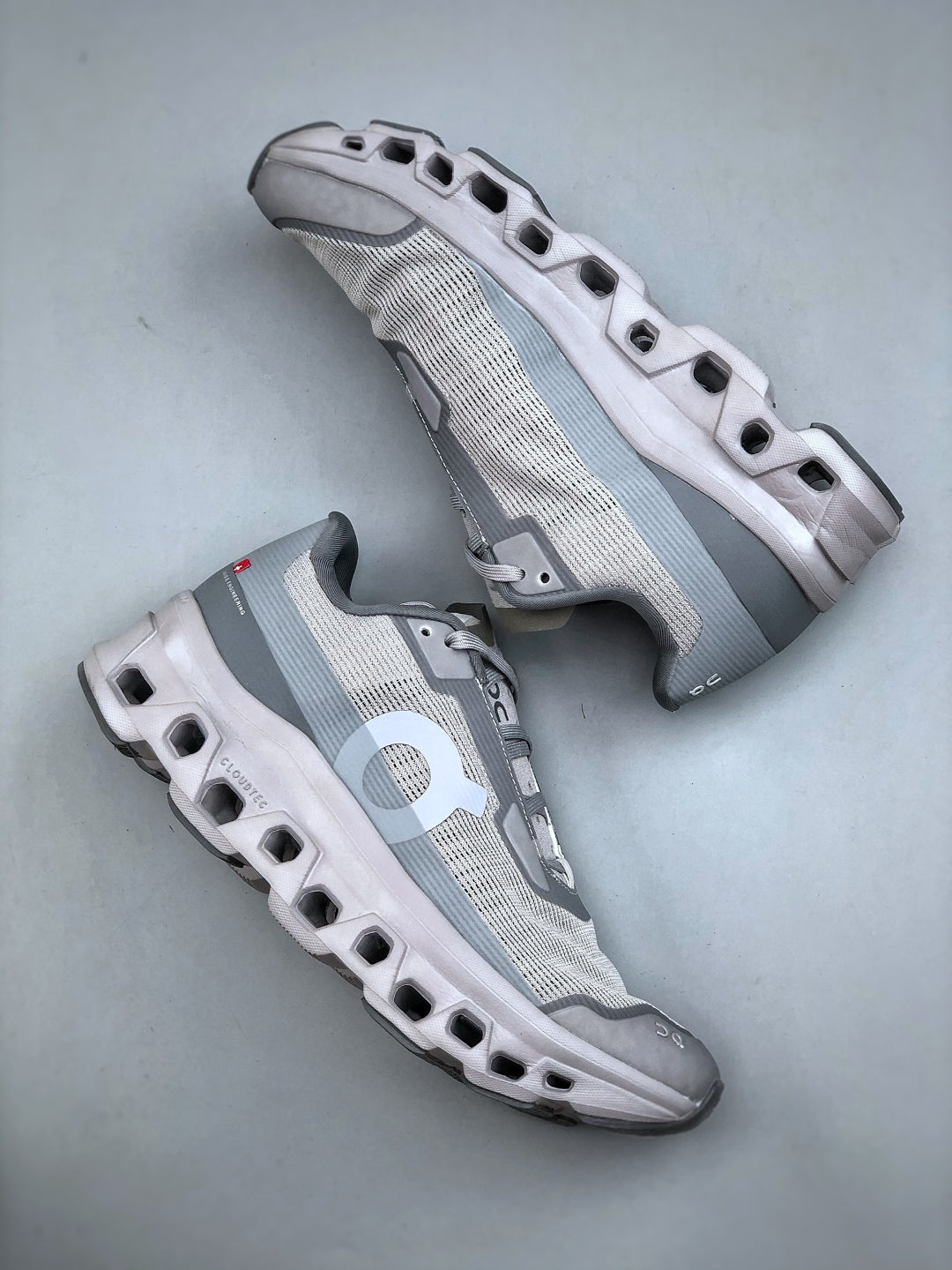 ON Cloudmonst! Void Sneaker
