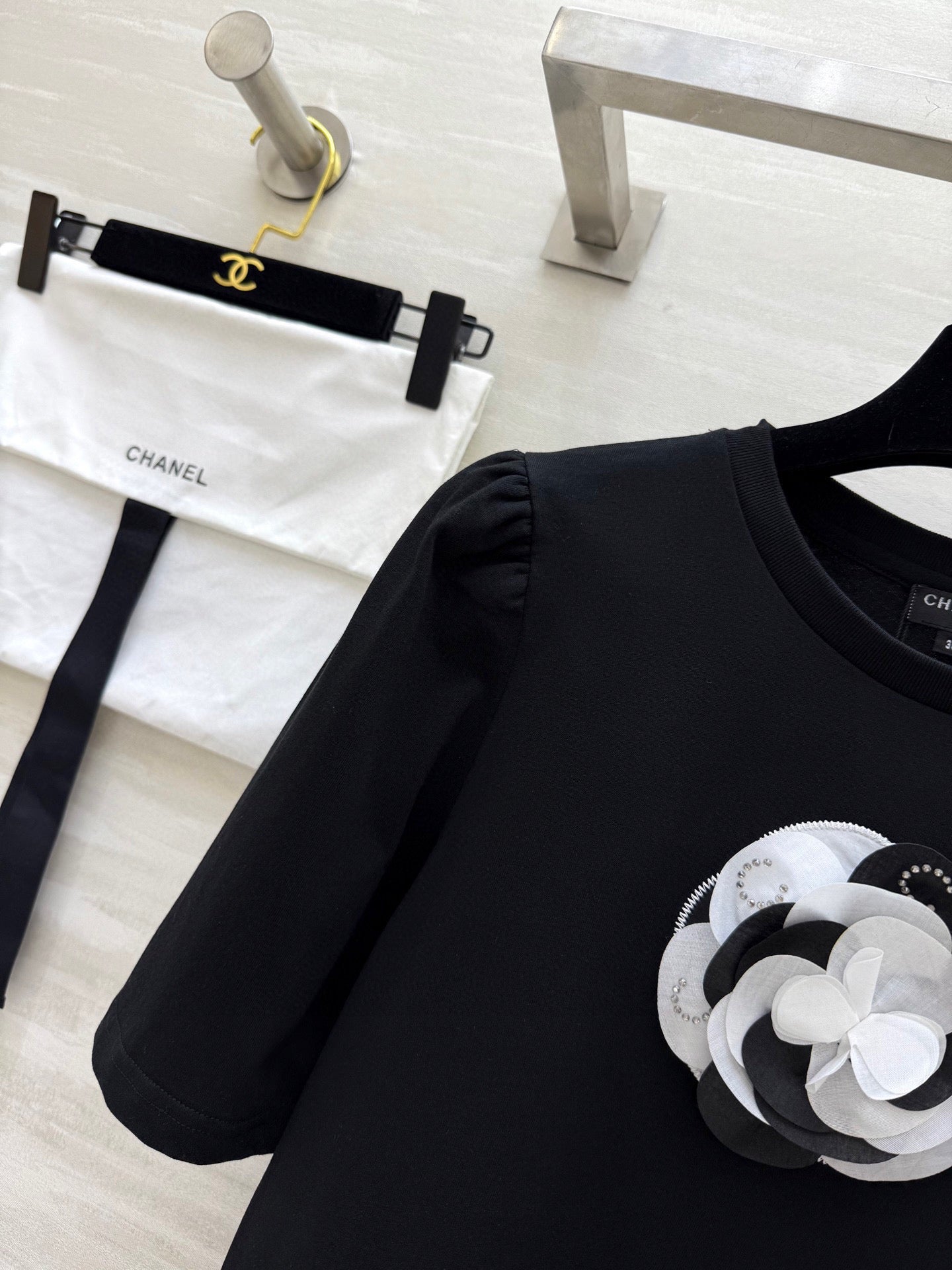 CHNE! vintage series hand-embroidered T-shirt