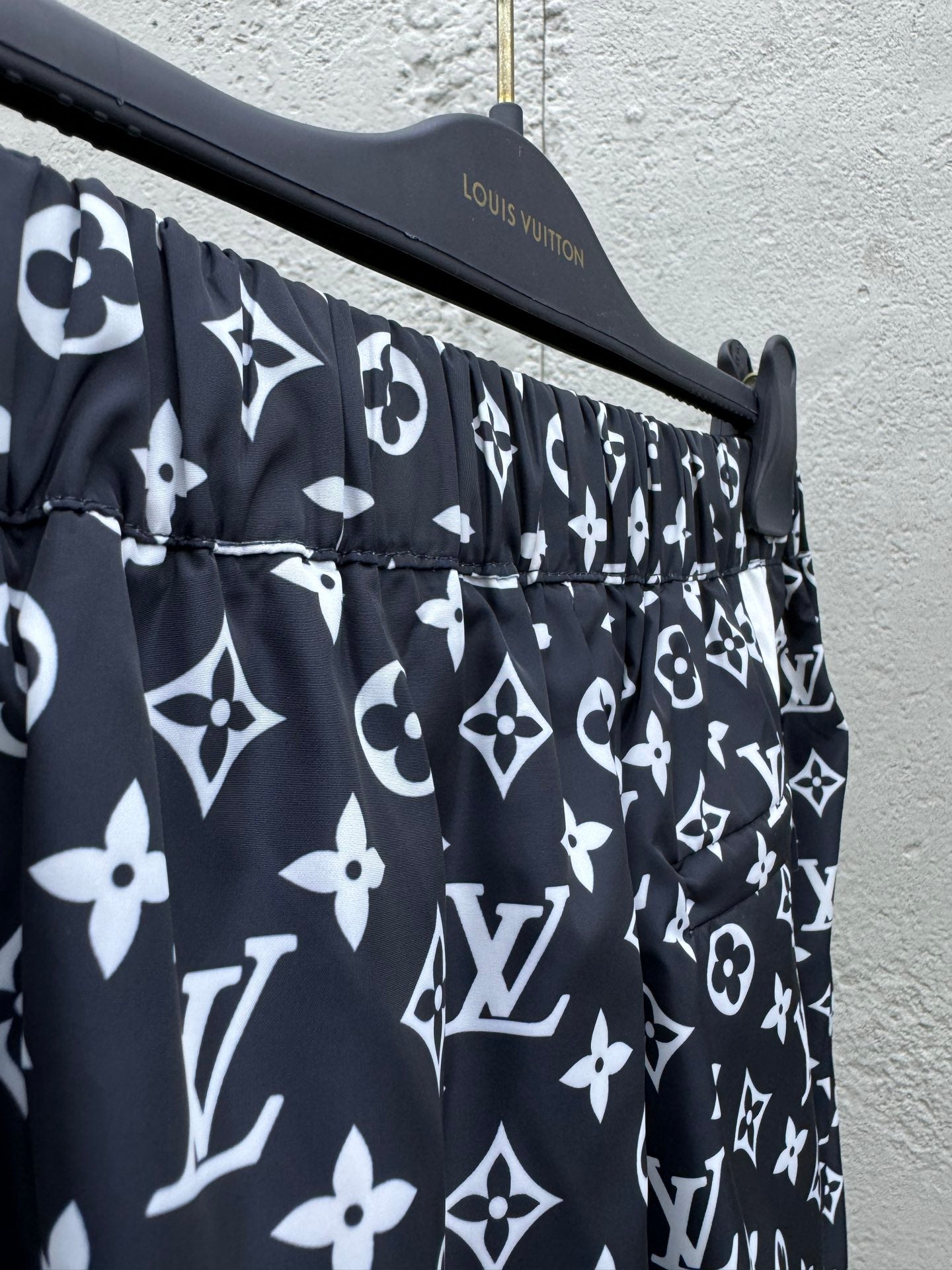 بنطال رياضي كاجوال من LV