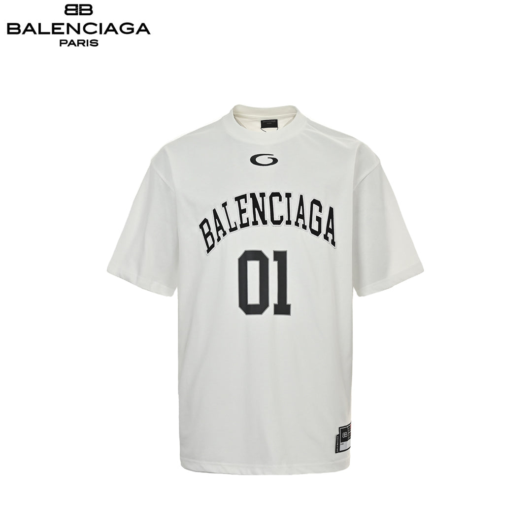 T-shirt de basket-ball à manches courtes Balenciaga !
