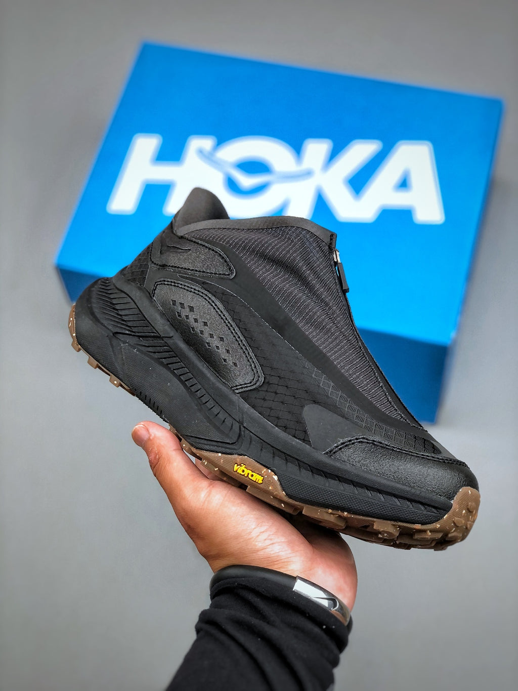 Hok! One One Project Transport in Black Sneaker