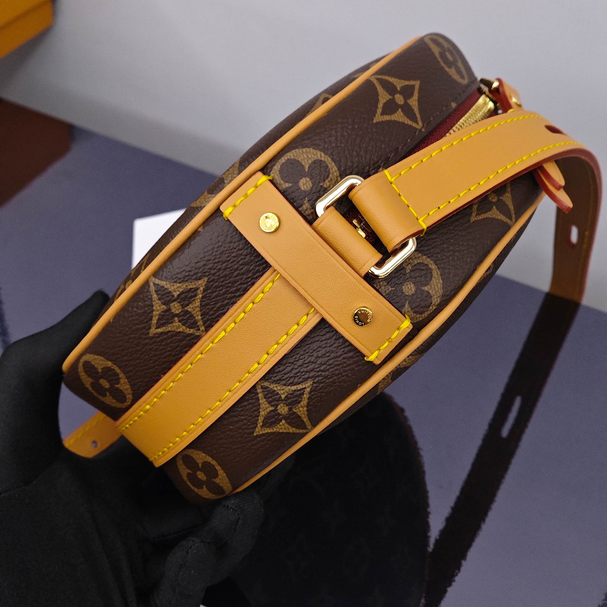 LV Boite Chapeau Souple