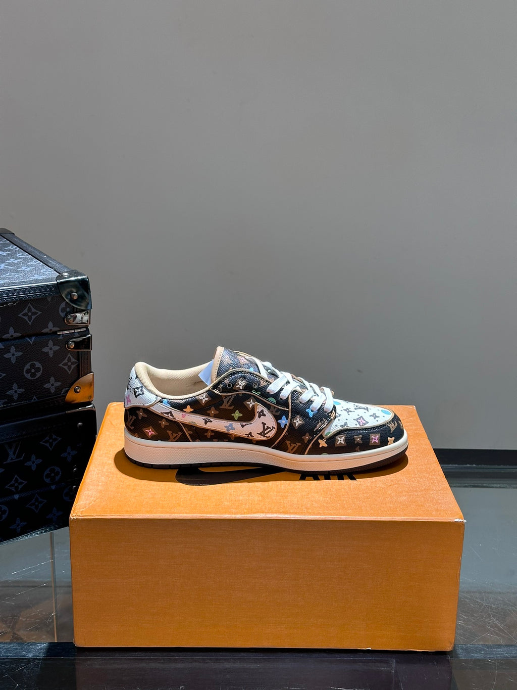 حذاء رياضي LV x Nike Dunk Low