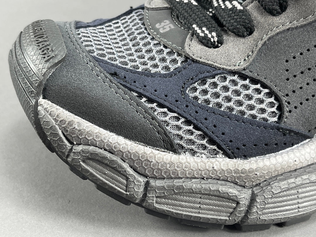 Balenciag! 10.5th generation 3XL Mesh Round Lace-Up Distressed Sole Low-Top Sneakers in Black & gray