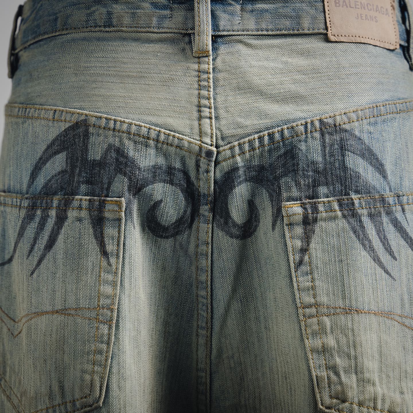 Balenciag! Pull-Down Jeans