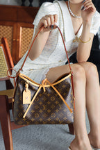 حقائب يد من  LV x TM CarryAll PM Other Monogram 