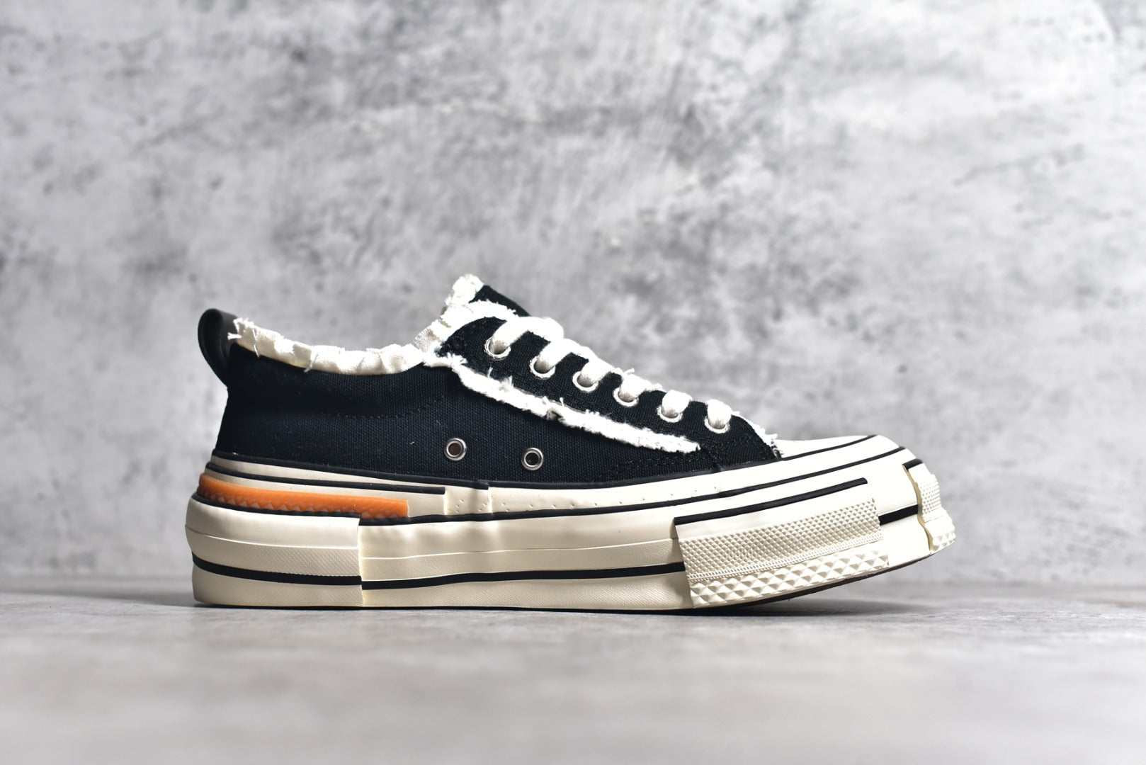 Xvesse! Tiramisu Lows Black Sneakers