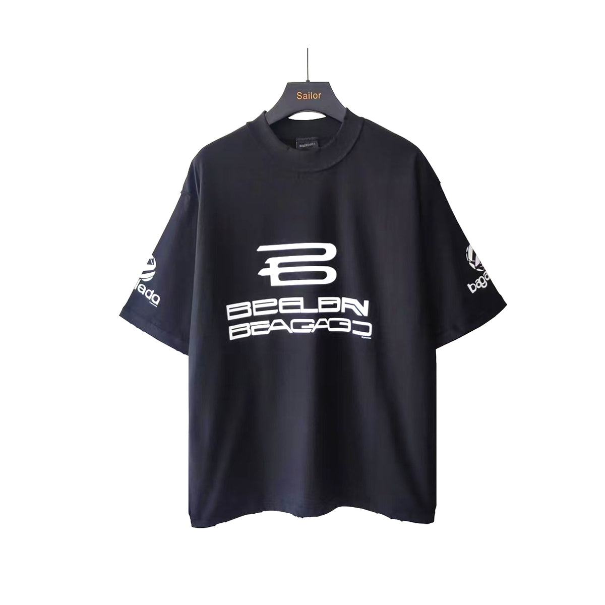 Chemise à manches courtes Balenciaga ! générée par l'IA