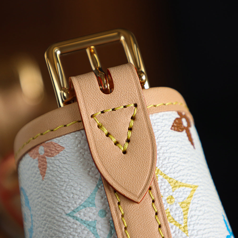 حقيبة يد مونوغرام من LV x TM CarryAll PM