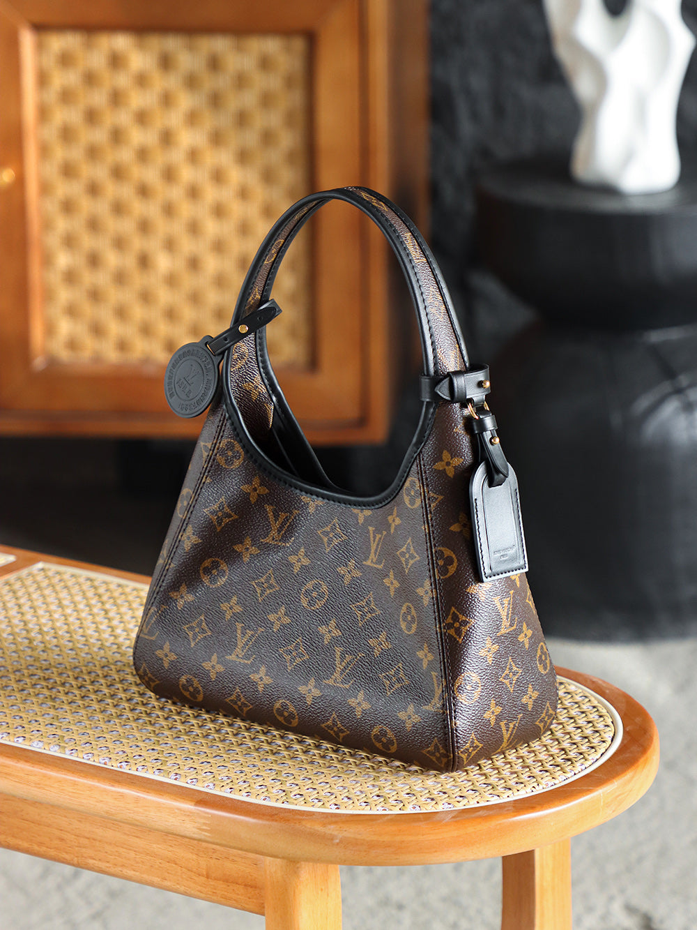 Sac à main LV The Drop PM Monogram