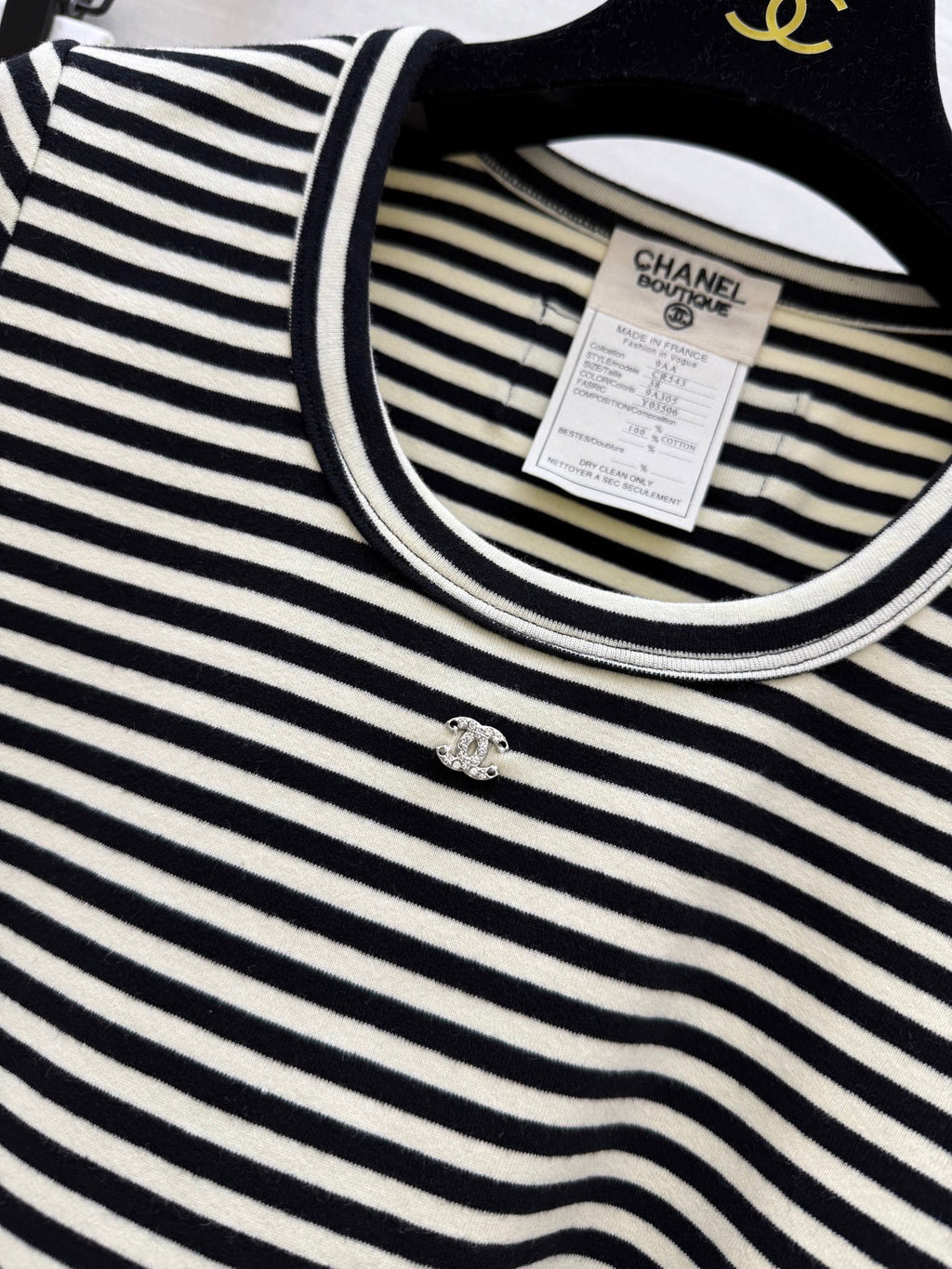 CHNE! Vintage Series U-neck Striped T-shirt