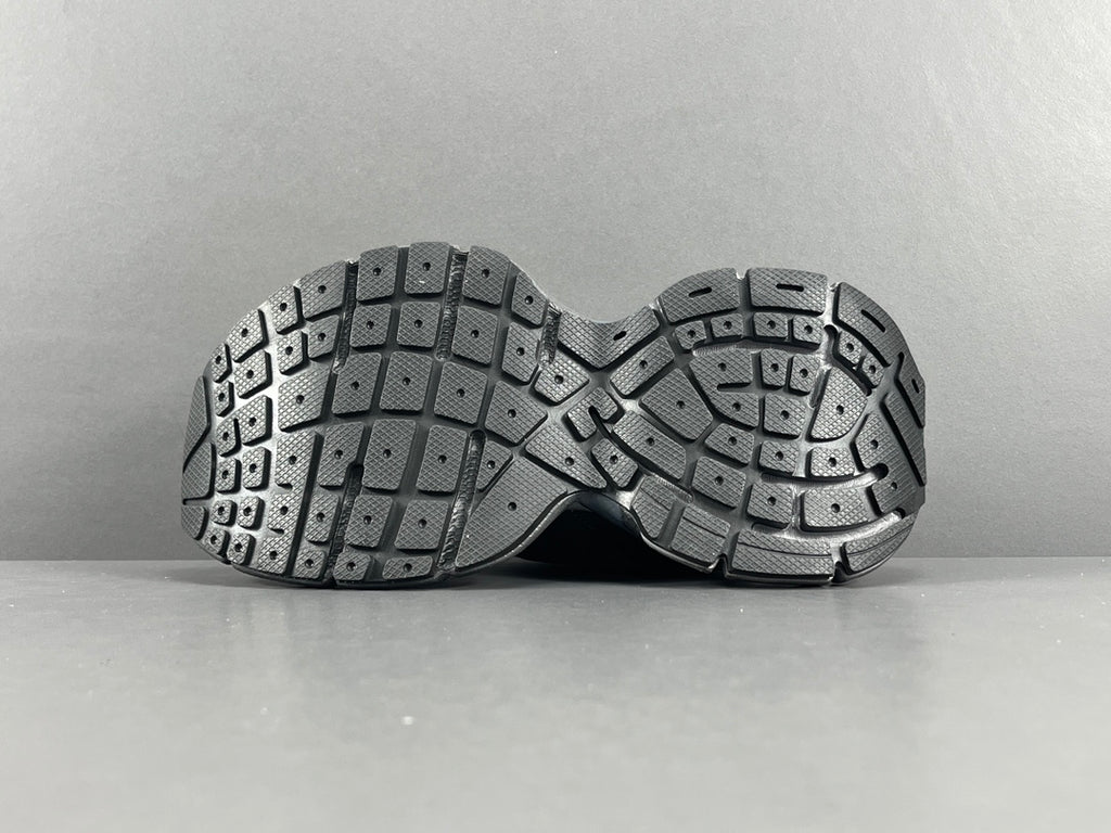Balenciag! 10.5th generation 3XL Mesh Round Lace-Up Distressed Sole Low-Top Sneakers in Black & gray