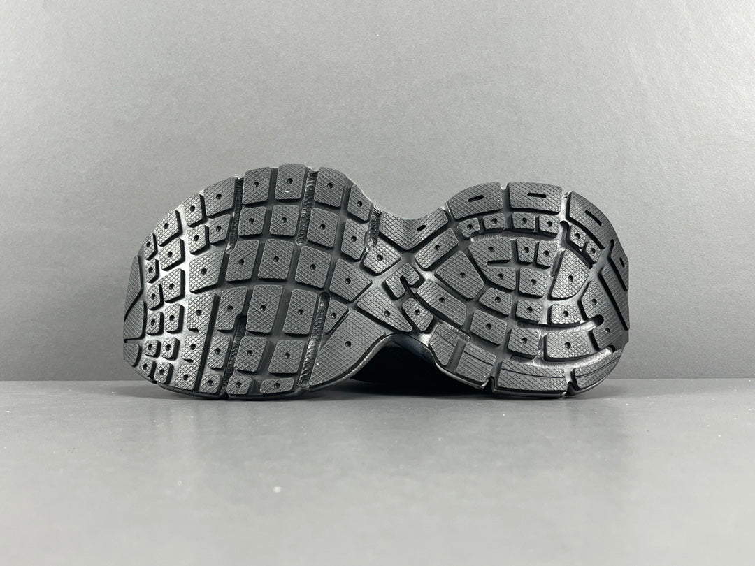 Balenciag! 10.5th generation 3XL Mesh Round Lace-Up Distressed Sole Low-Top Sneakers in Black & gray