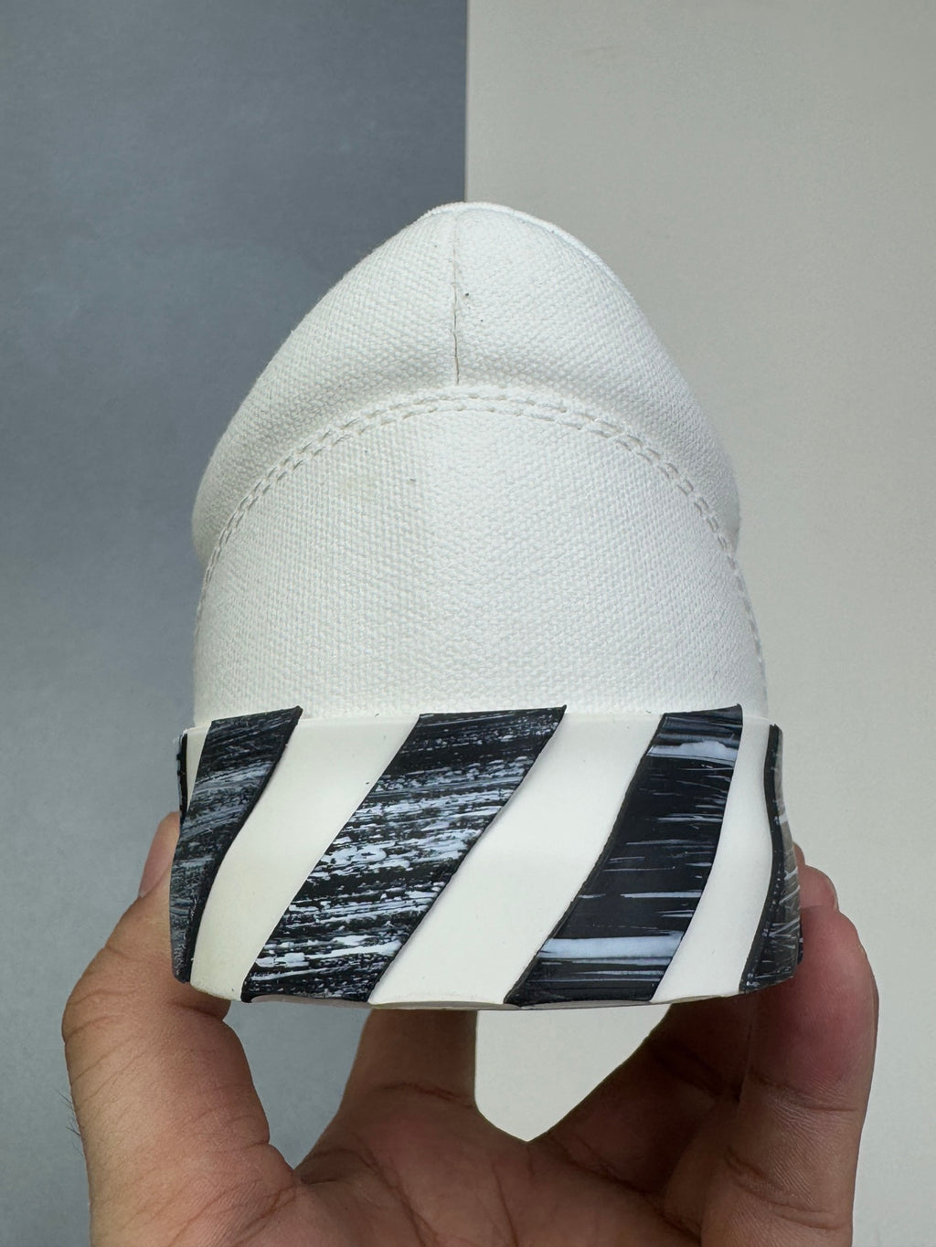 Off-Whit! c/o Virgil Abloh "White Black"