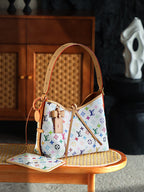 حقيبة يد مونوغرام من LV x TM CarryAll PM