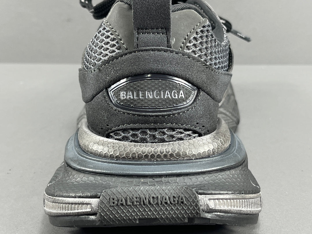 Balenciag! 10.5th generation 3XL Mesh Round Lace-Up Distressed Sole Low-Top Sneakers in Black & gray