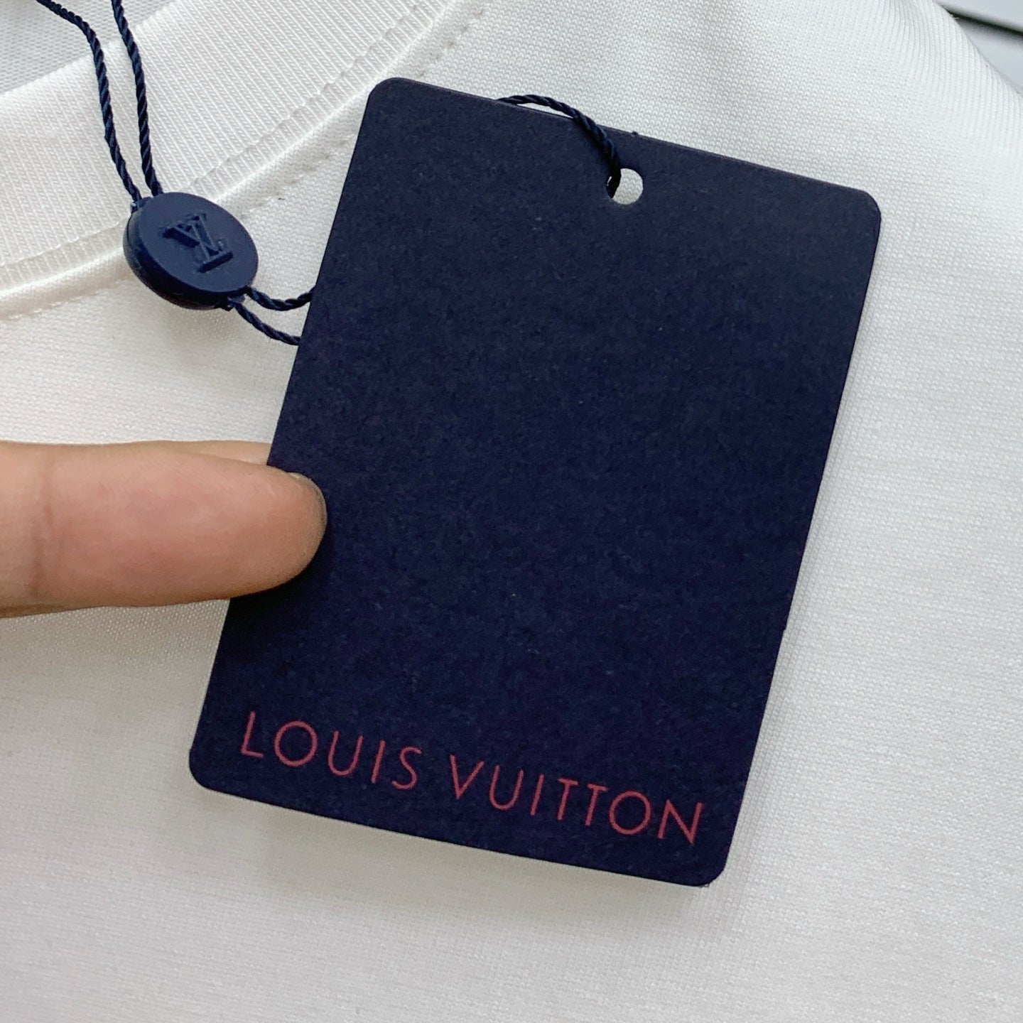 تي شيرت LV قطني بأكمام قصيرة