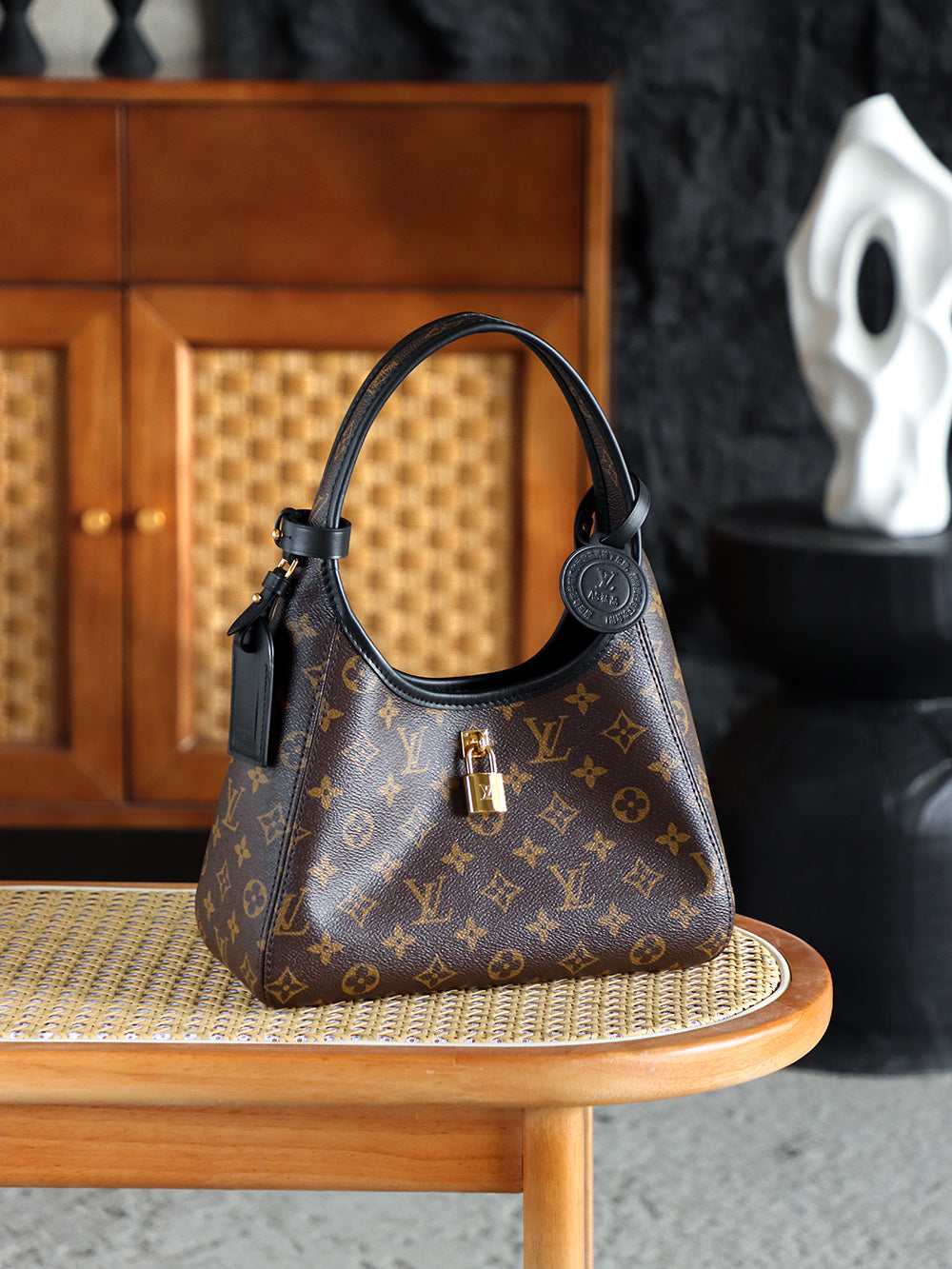 Sac à main LV The Drop PM Monogram