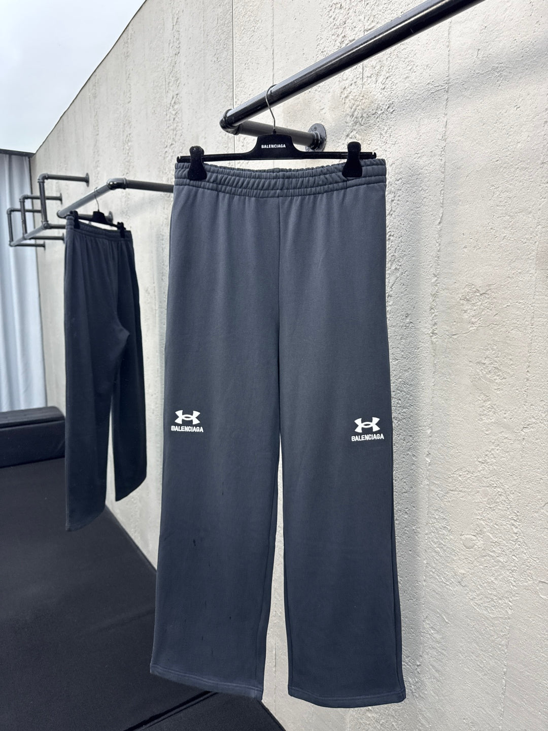 Balenciag! x Under Armou! Baggy Sweatpants
