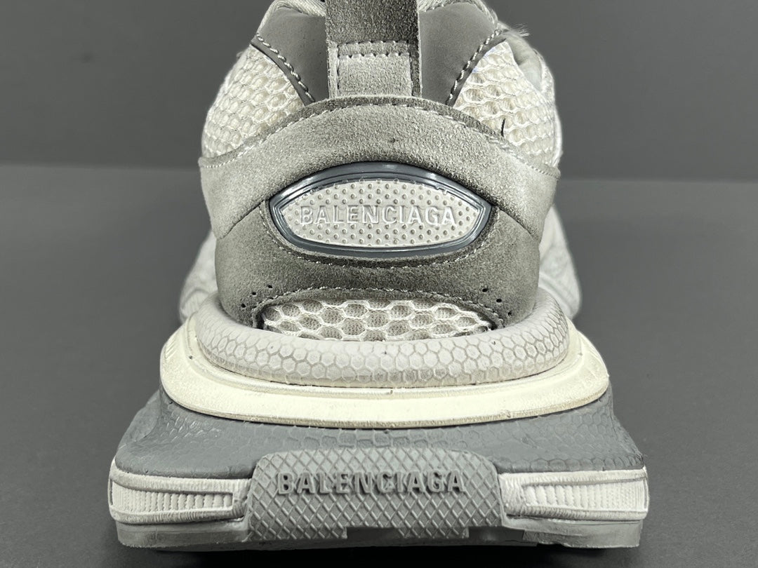 Balenciag! 10.5th generation 3XL Mesh Round Lace-Up Distressed Sole Low-Top Sneaker