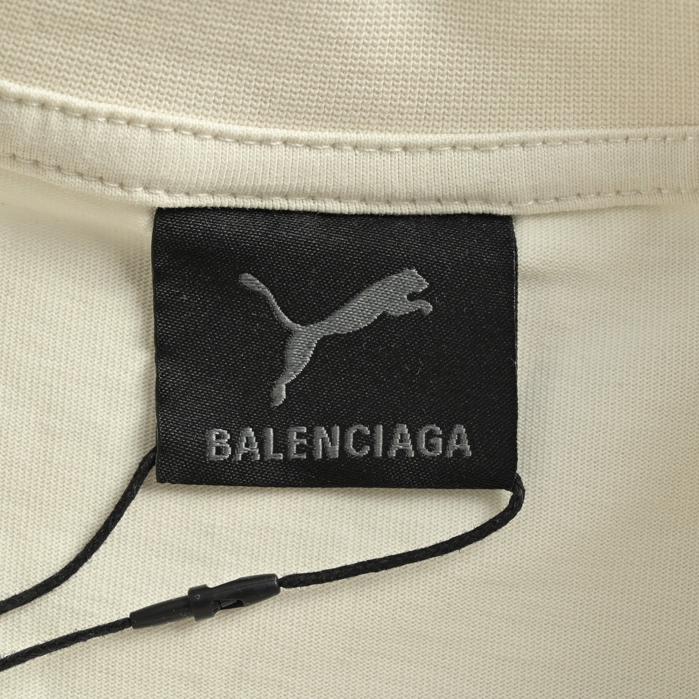 T-shirt à manches courtes Balenciaga ! et Pum !