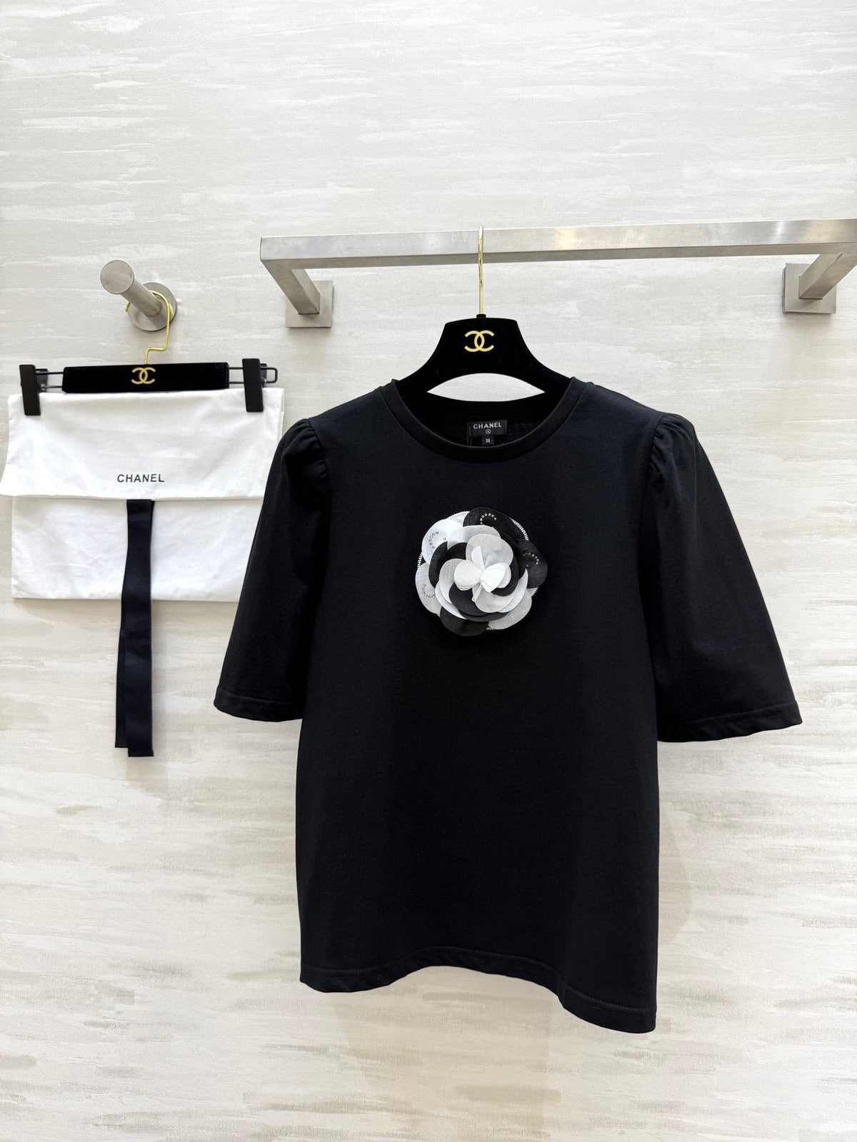 CHNE! vintage series hand-embroidered T-shirt