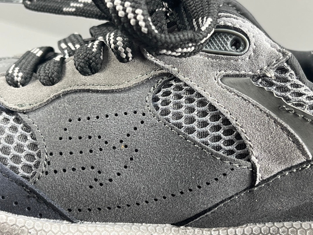 Balenciag! 10.5th generation 3XL Mesh Round Lace-Up Distressed Sole Low-Top Sneakers in Black & gray
