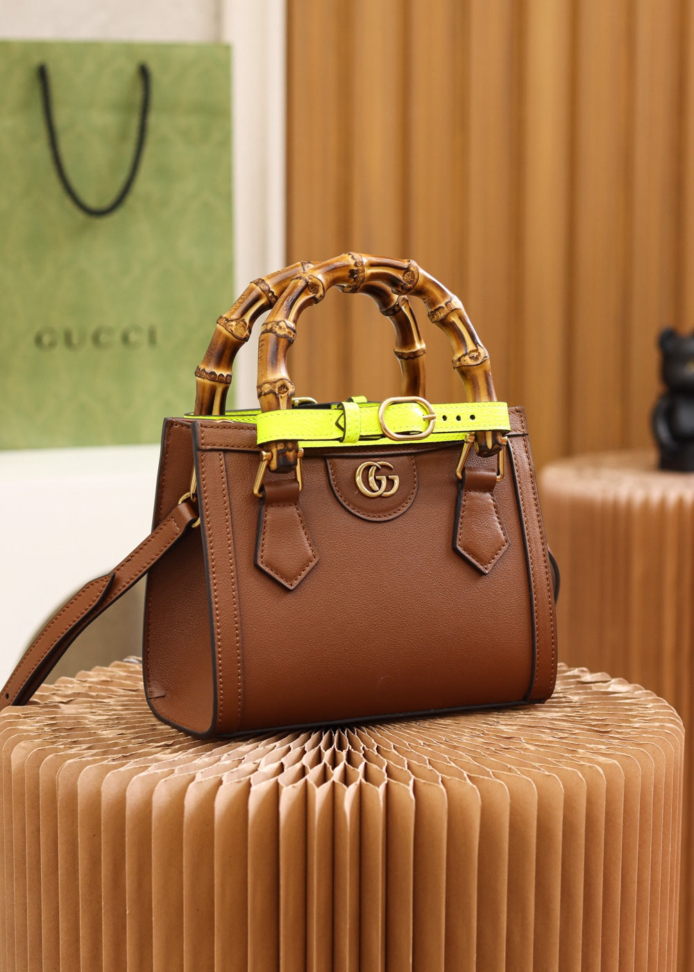 Gucc! Diana Small Tote Bag in Beige brown Leather