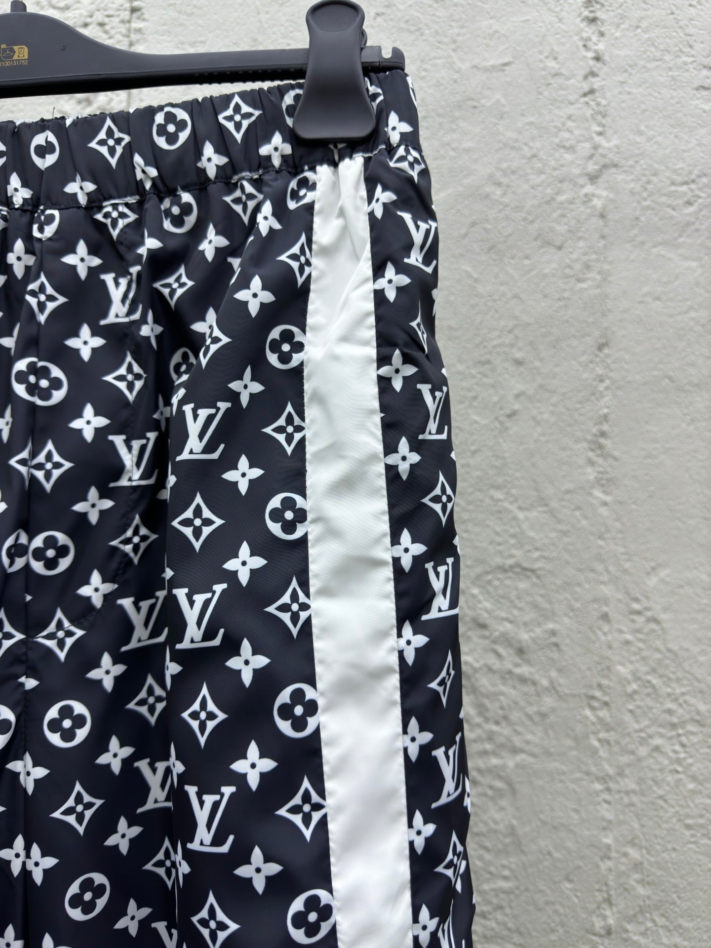 بنطال رياضي كاجوال من LV