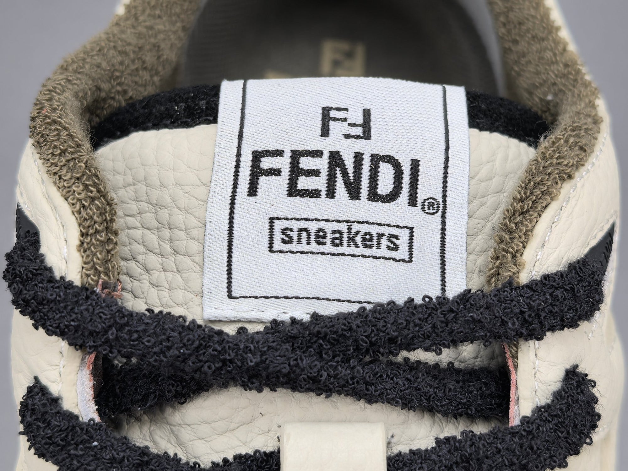 Fend! Match Low tops in black suede