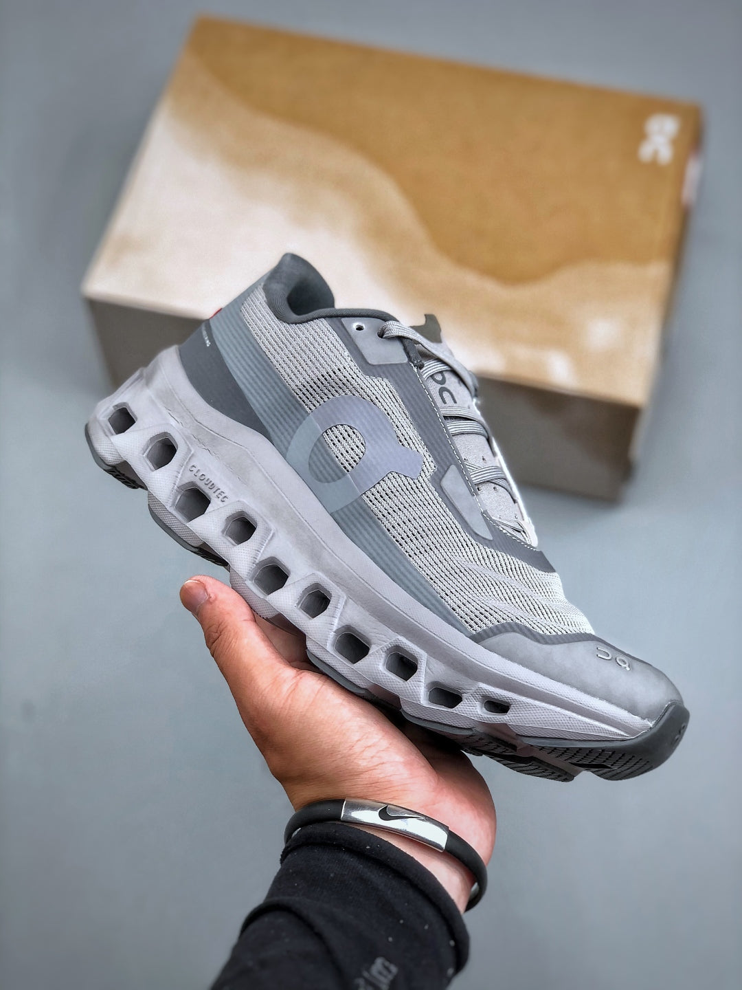 ON Cloudmonst! Void Sneaker