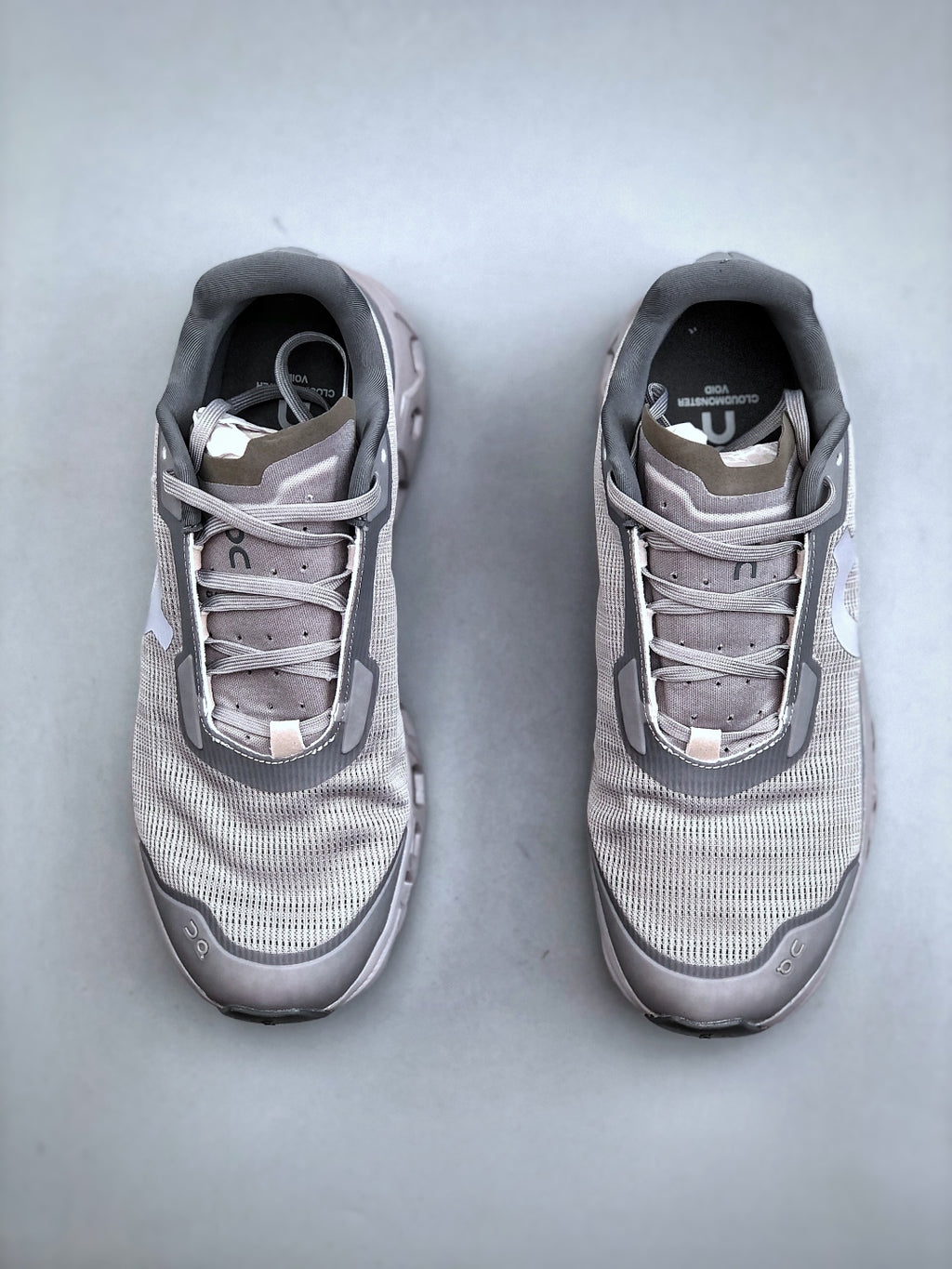 ON Cloudmonst! Void Sneaker