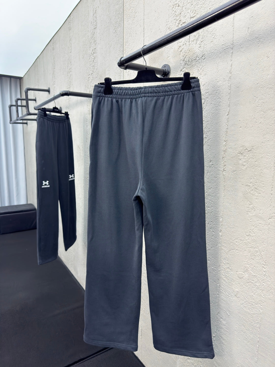 Balenciag! x Under Armou! Baggy Sweatpants