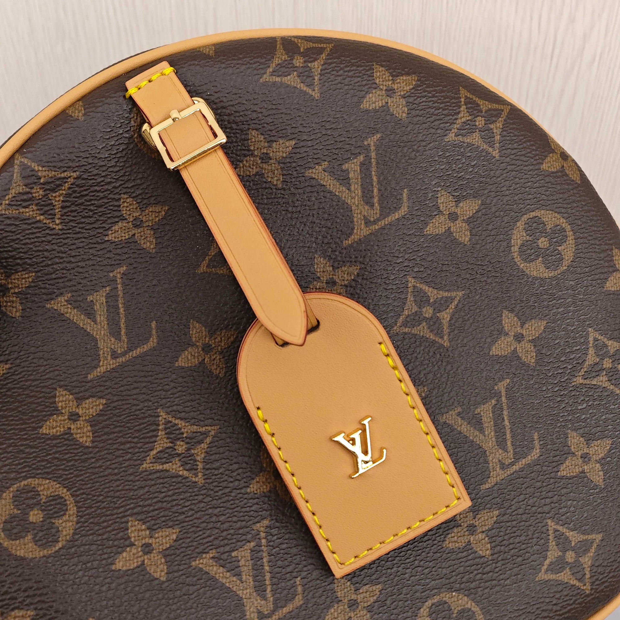 LV Boite Chapeau Souple