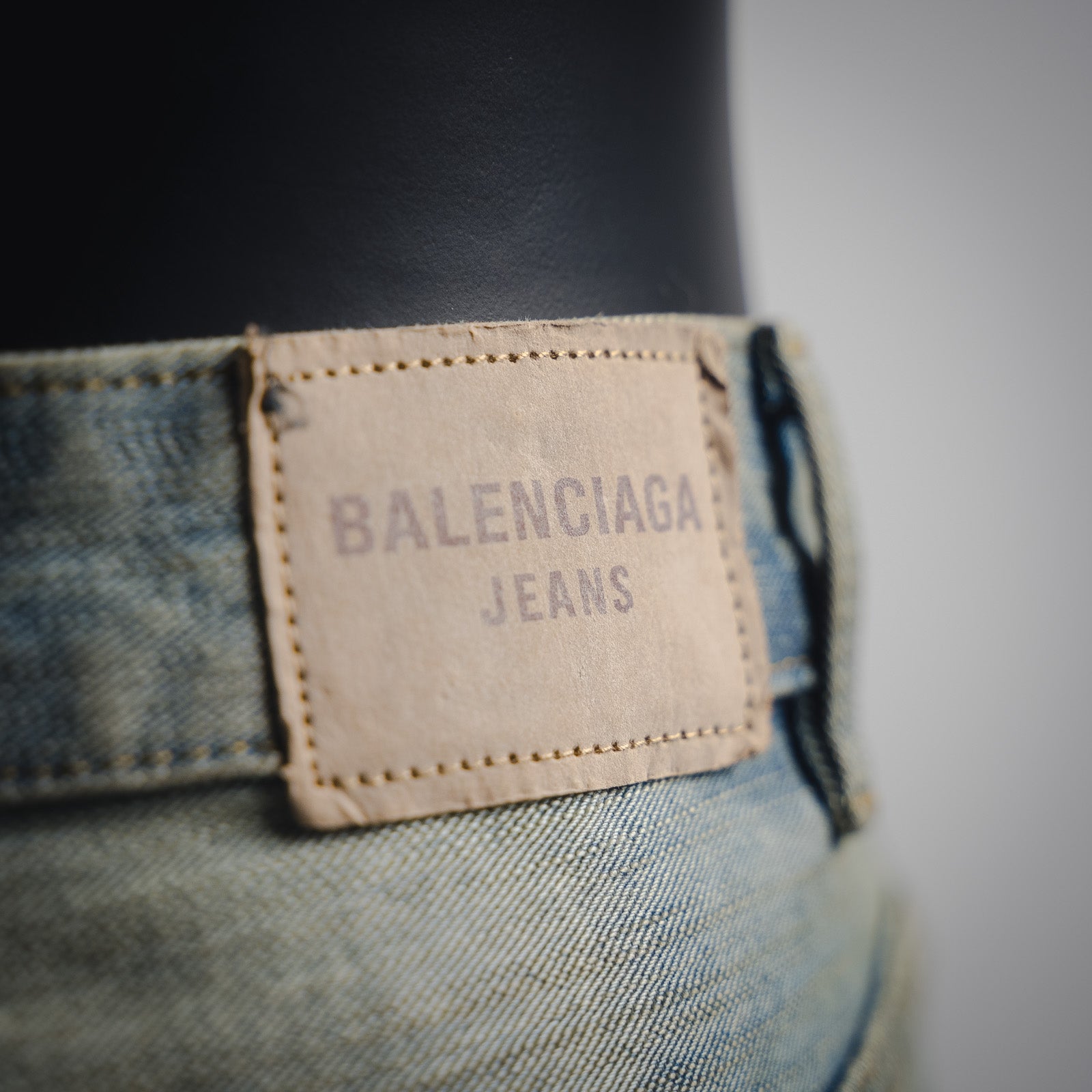 Balenciag! Pull-Down Jeans