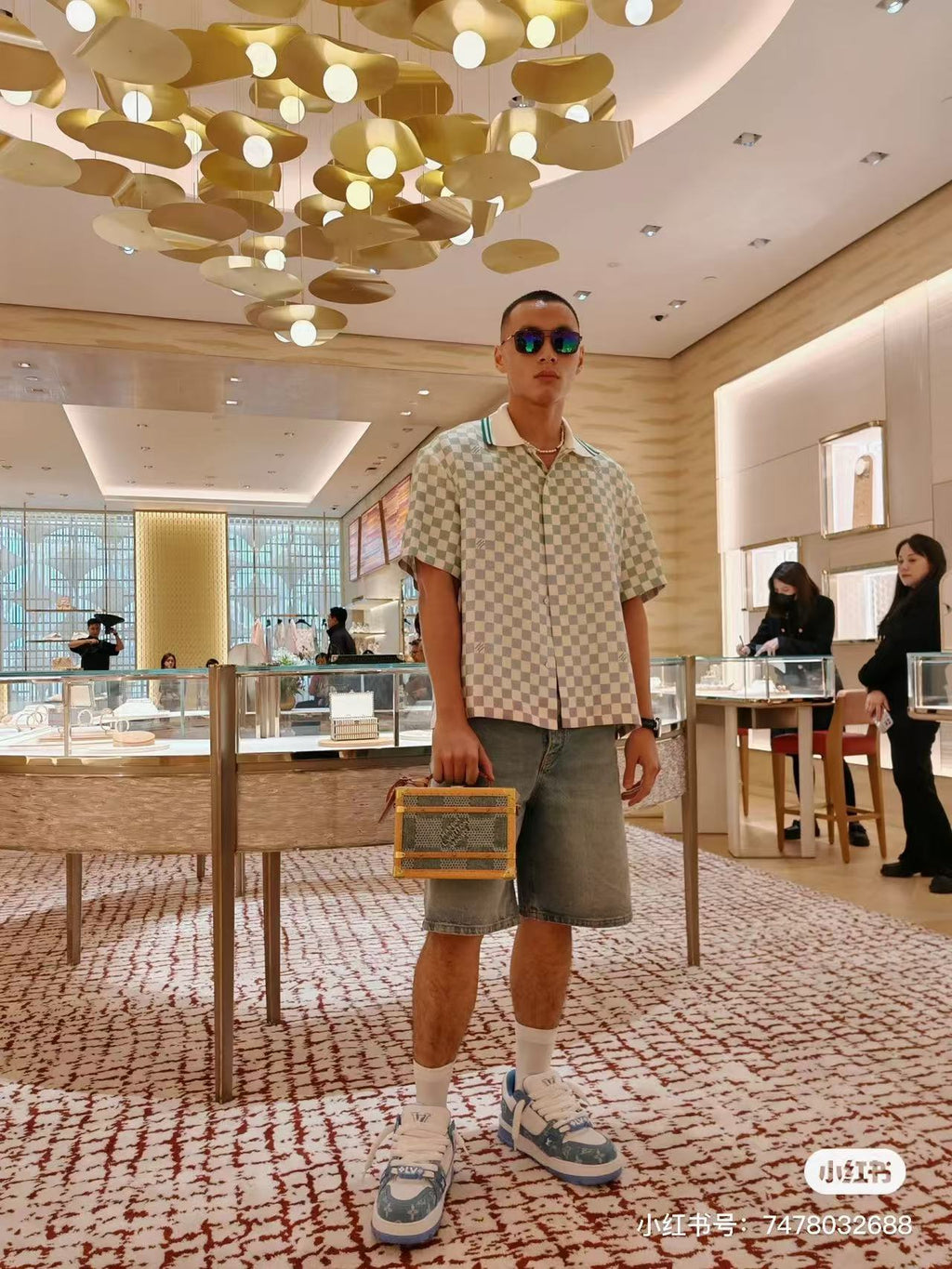 قميص بولو LV Damier Gradient المطبوع من الحرير والقطن بأكمام قصيرة