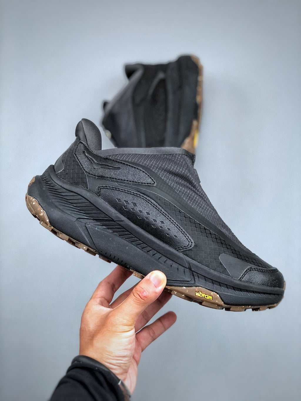 Hok! One One Project Transport in Black Sneaker