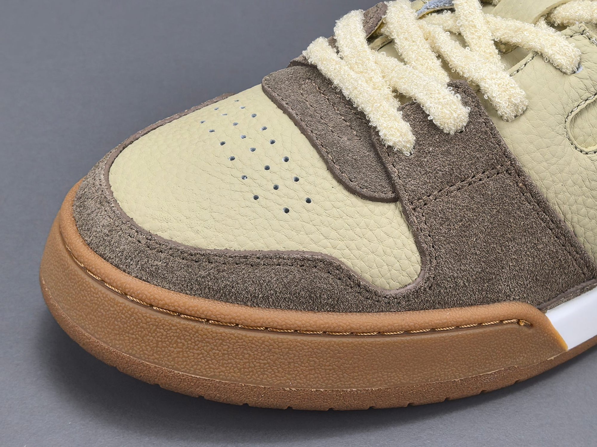 Fend! Match Low Top Suede 'Yellow Beige'