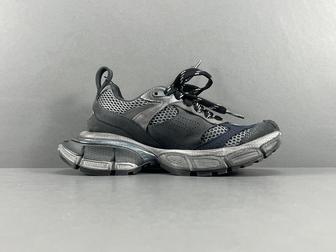 Balenciag! 10.5th generation 3XL Mesh Round Lace-Up Distressed Sole Low-Top Sneakers in Black & gray