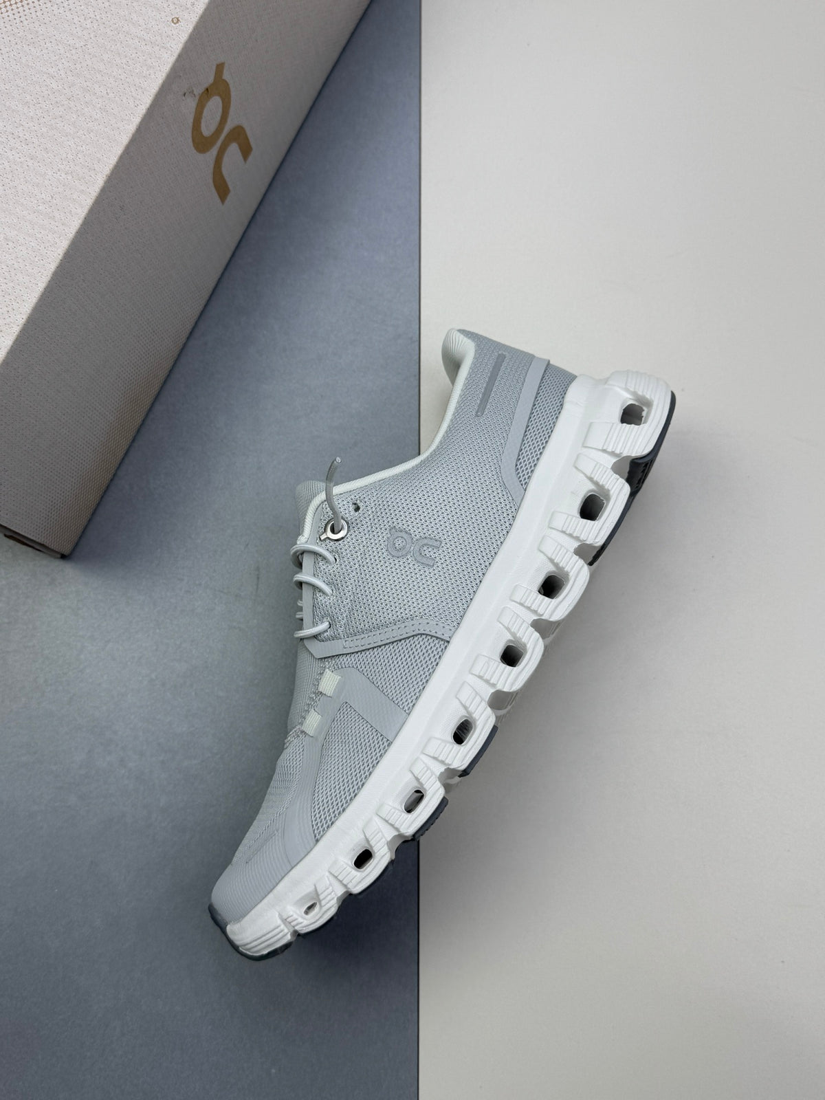 On Clou! 6 Push Sneaker