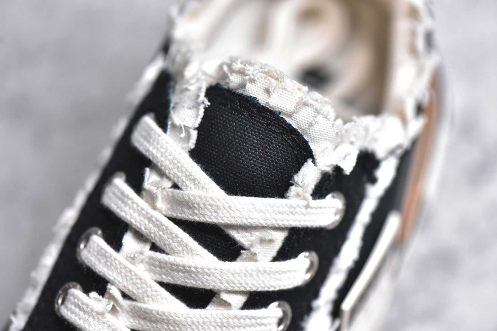 Xvesse! Tiramisu Lows Black Sneakers