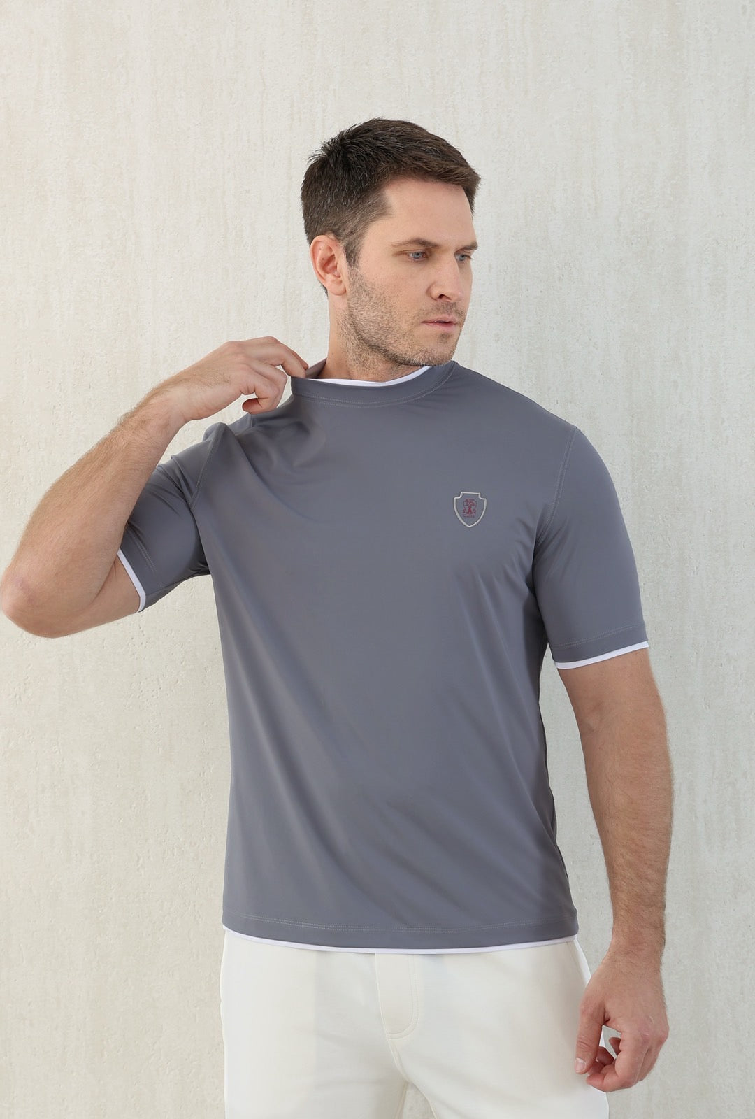 T-shirt ras du cou avec plaque logo Brunello Cucinell!