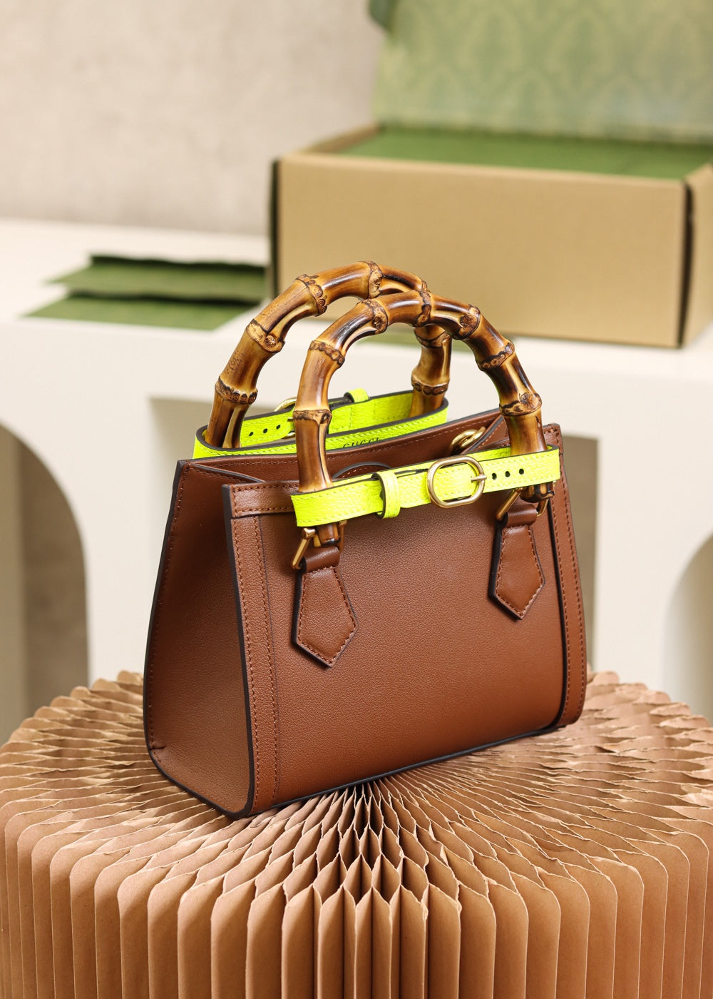 Gucc! Diana Small Tote Bag in Beige brown Leather
