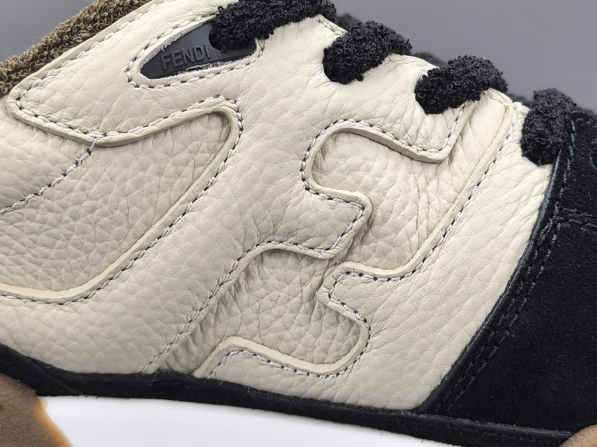 Fend! Match Low tops in black suede